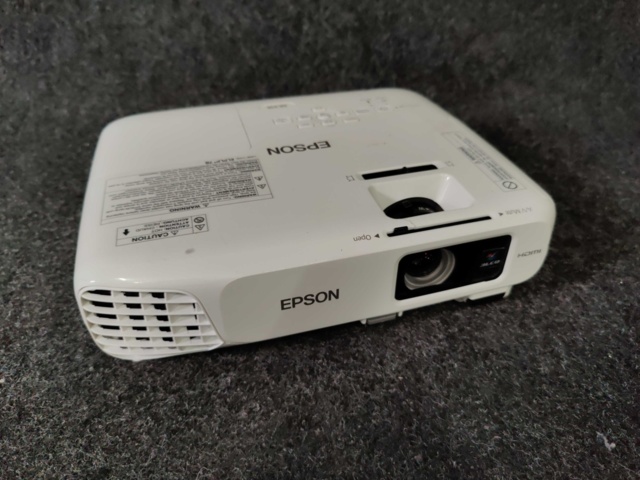 925631-1 Projector Epson H551B