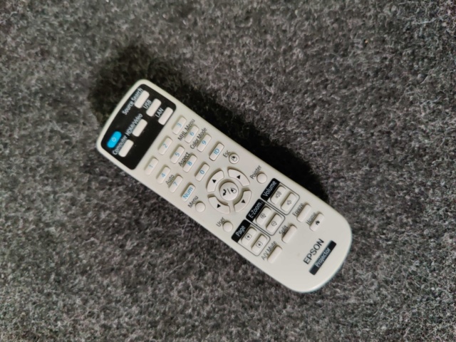 925631-6 Projector Epson H551B