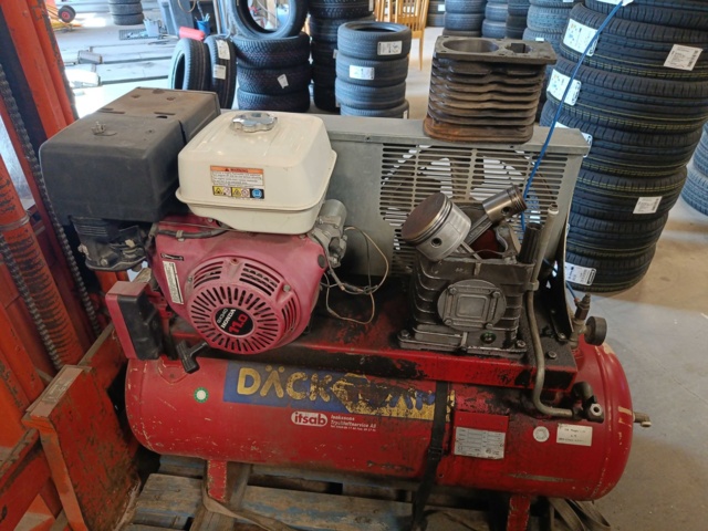 887541-1 Petrol-driven compressor 150L