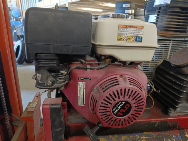 887541-3 Petrol-driven compressor 150L