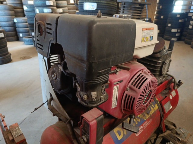 887541-4 Petrol-driven compressor 150L