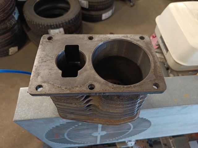 887541-10 Petrol-driven compressor 150L