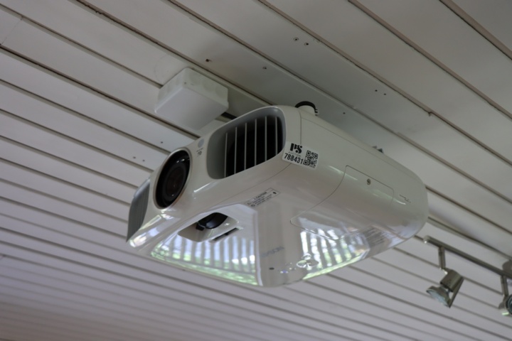 788431-2 Projector Epson EH-TW6000W