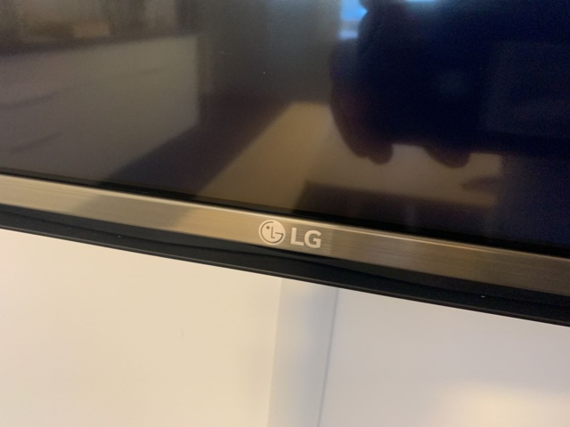 931620-8 TV LG Wall mount