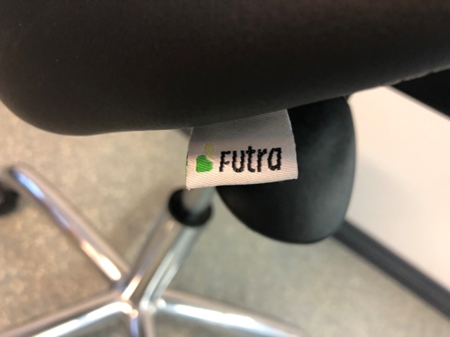 934351-6 Futra satulatuoli