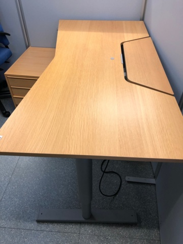 934561-3 Martela sähköpöytä