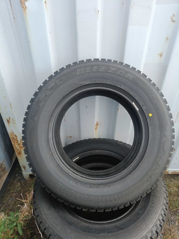 889316-2 New Winter tires Bridgestone Blizzak 215/70 R16