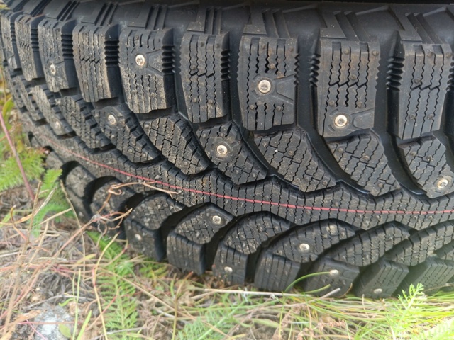 889316-11 New Winter tires Bridgestone Blizzak 215/70 R16