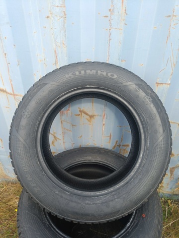 889317-2 New winter tires Kumho I´zen RV 255/65 R17