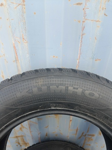 889317-3 New winter tires Kumho I´zen RV 255/65 R17