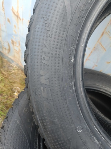 889317-4 New winter tires Kumho I´zen RV 255/65 R17