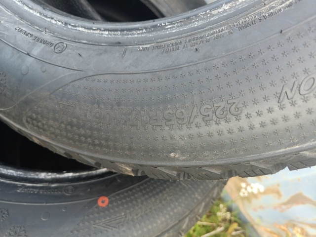 889317-7 New winter tires Kumho I´zen RV 255/65 R17