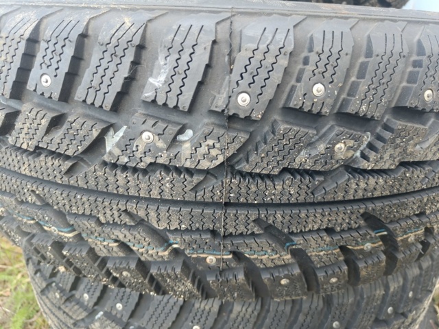 889317-9 New winter tires Kumho I´zen RV 255/65 R17