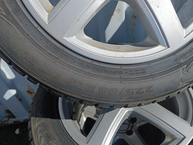 889325-12 Winter tires on Rims, Nokian Hakkapeliitta 7, 225/55 R16