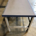 934667-3 Metallinen verstaspöytä