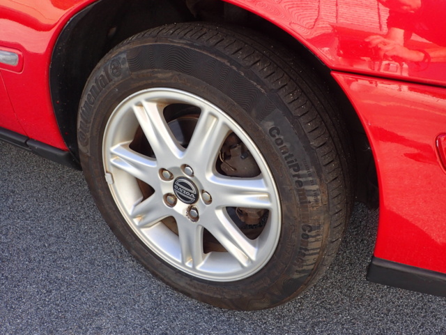 861816-37 Volvo V70 2.4 CNG Automatic, Gas & Petrol - 2005