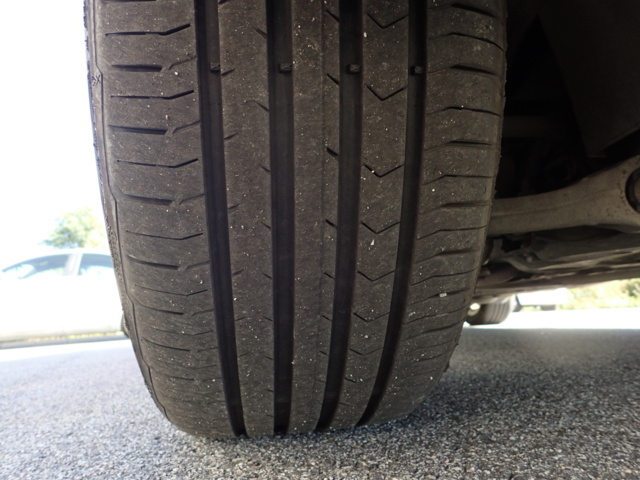 861816-38 Volvo V70 2.4 CNG Automatic, Gas & Petrol - 2005