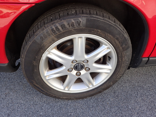 861816-44 Volvo V70 2.4 CNG Automatic, Gas & Petrol - 2005