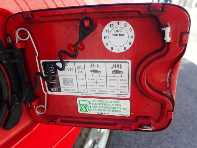 861816-47 Volvo V70 2.4 CNG Automatic, Gas & Petrol - 2005