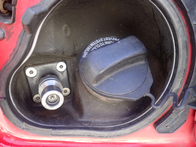 861816-48 Volvo V70 2.4 CNG Automatic, Gas & Petrol - 2005