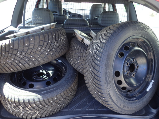 861816-58 Volvo V70 2.4 CNG Automatic, Gas & Petrol - 2005