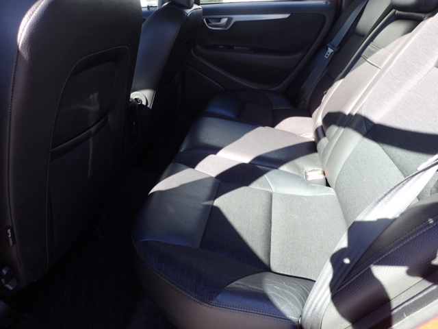 861816-70 Volvo V70 2.4 CNG Automatic, Gas & Petrol - 2005