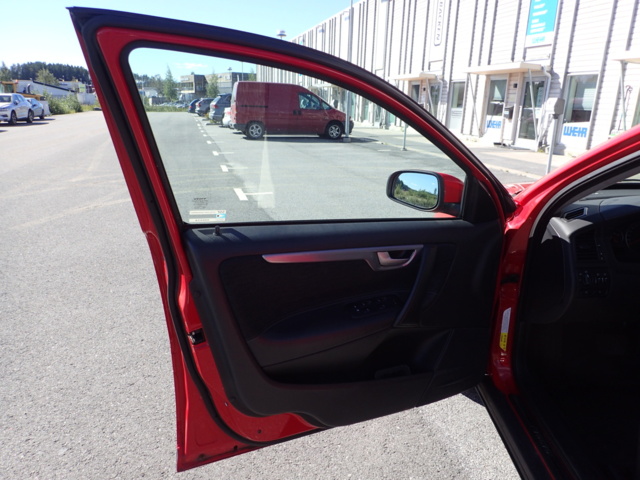 861816-72 Volvo V70 2.4 CNG Automatic, Gas & Petrol - 2005