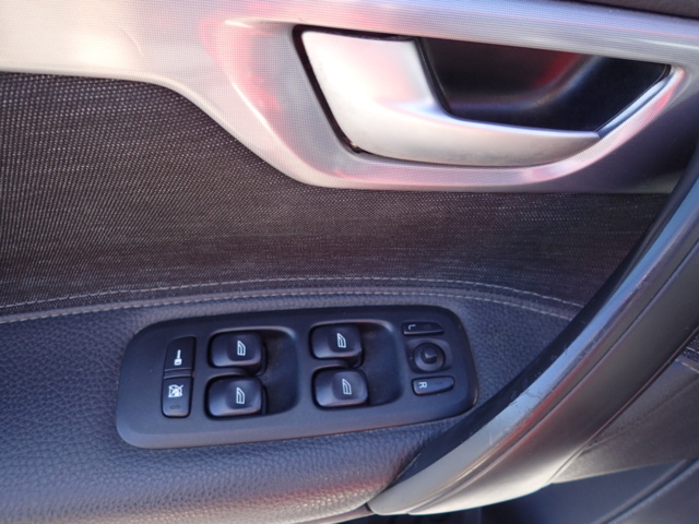 861816-74 Volvo V70 2.4 CNG Automatic, Gas & Petrol - 2005