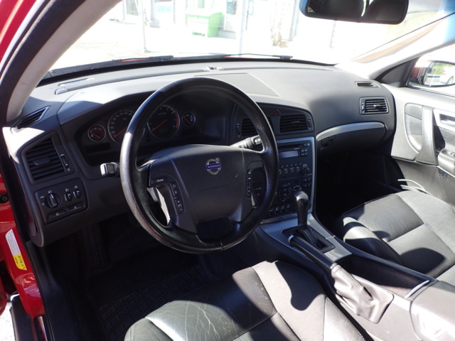 861816-77 Volvo V70 2.4 CNG Automatic, Gas & Petrol - 2005