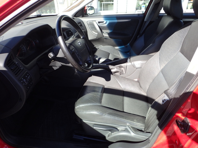 861816-78 Volvo V70 2.4 CNG Automatic, Gas & Petrol - 2005