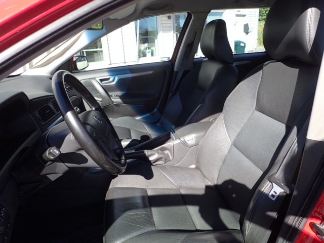 861816-79 Volvo V70 2.4 CNG Automatic, Gas & Petrol - 2005