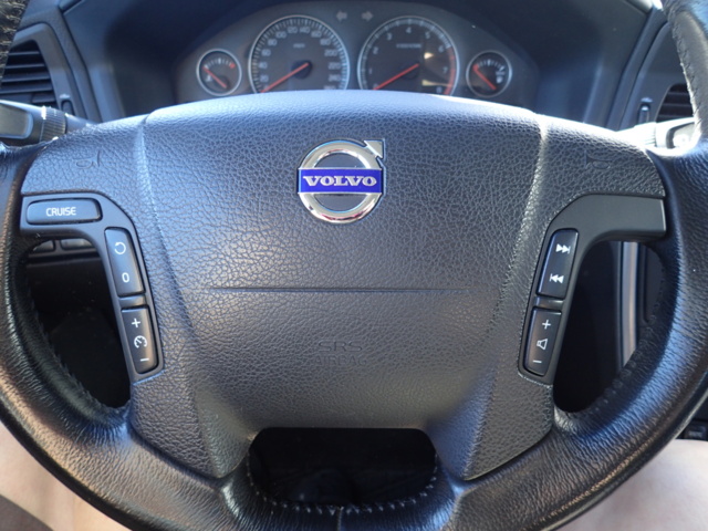 861816-87 Volvo V70 2.4 CNG Automatic, Gas & Petrol - 2005