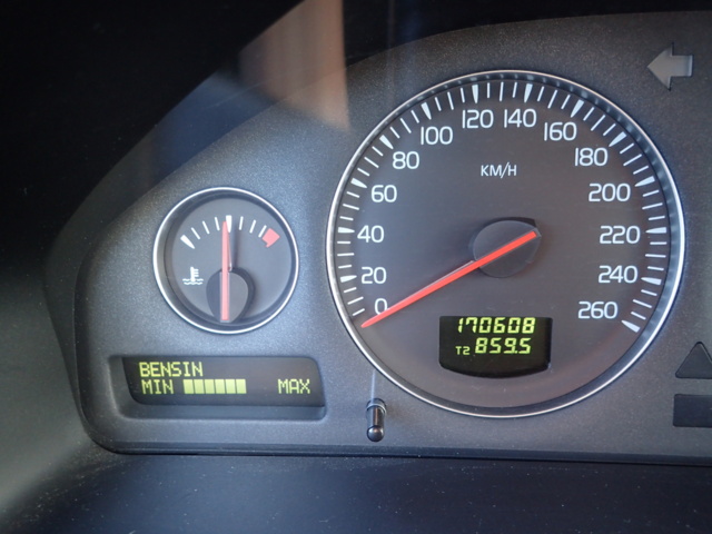 861816-89 Volvo V70 2.4 CNG Automatic, Gas & Petrol - 2005