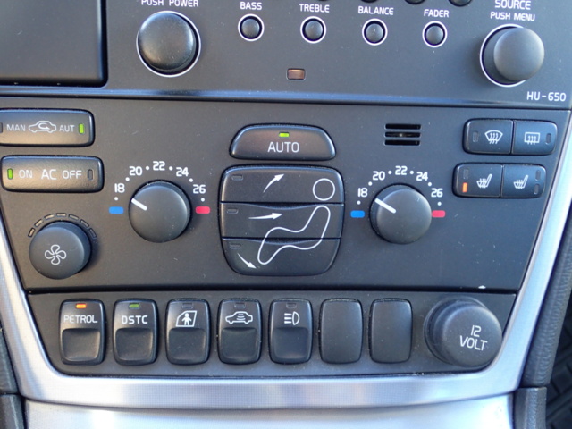 861816-96 Volvo V70 2.4 CNG Automatic, Gas & Petrol - 2005