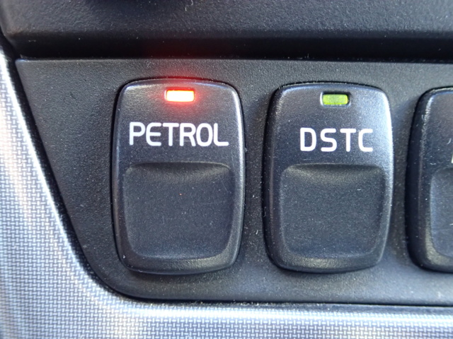 861816-97 Volvo V70 2.4 CNG Automatic, Gas & Petrol - 2005