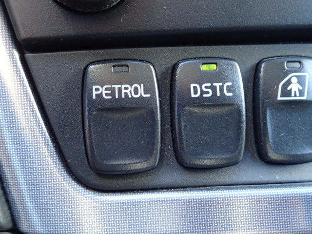 861816-98 Volvo V70 2.4 CNG Automatic, Gas & Petrol - 2005