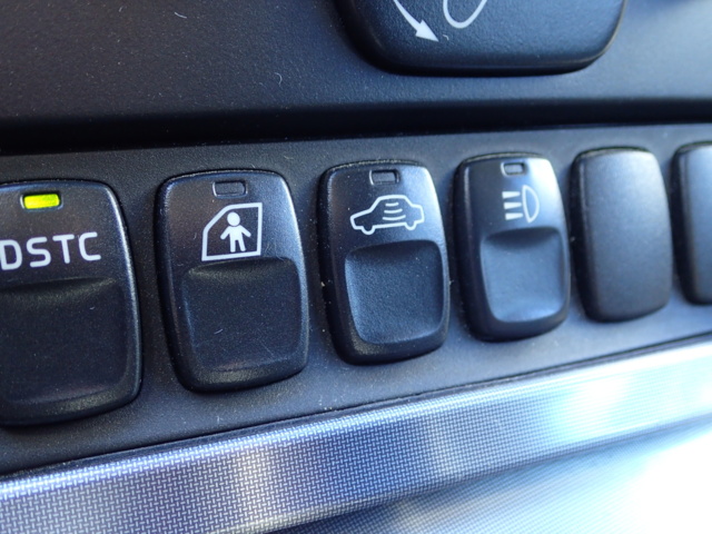 861816-99 Volvo V70 2.4 CNG Automatic, Gas & Petrol - 2005