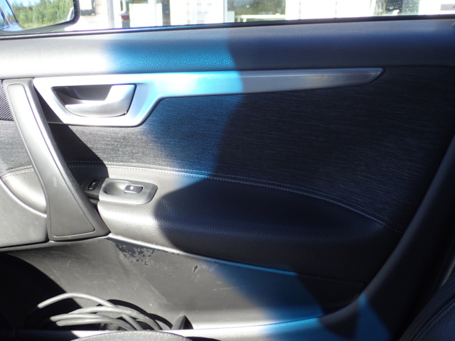 861816-107 Volvo V70 2.4 CNG Automatic, Gas & Petrol - 2005