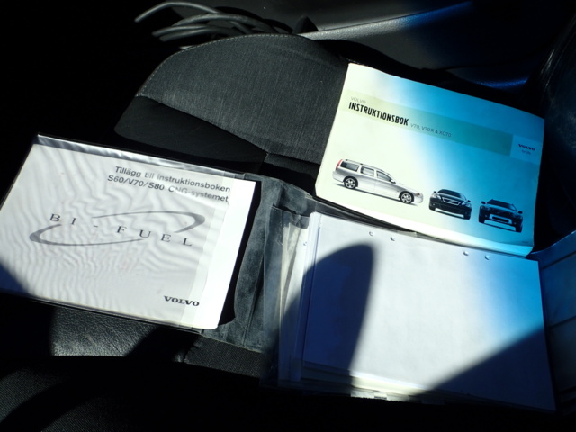 861816-109 Volvo V70 2.4 CNG Automatic, Gas & Petrol - 2005