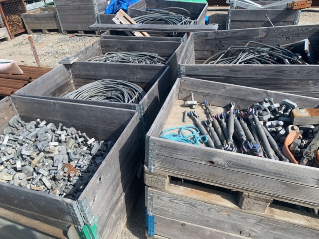 931750-4 Fall protection fence for bridge