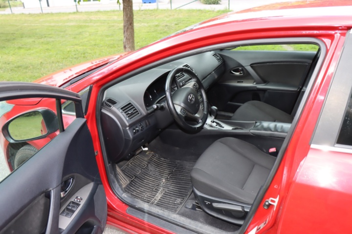 934875-30 Toyota Avensis Kombi 2.0 Multidrive S - 2009