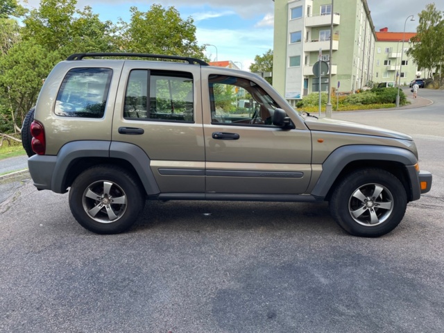 872331-4 Jeep Cherokee 3.7 V6 4WD Automatic, 204hp, 2005