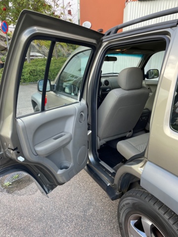 872331-23 Jeep Cherokee 3.7 V6 4WD Automatic, 204hp, 2005