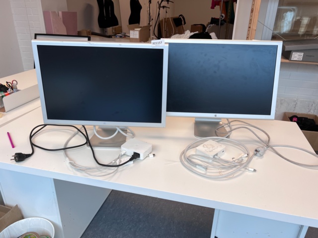 921157-1 Apple Cinema Display (A1082) 23"