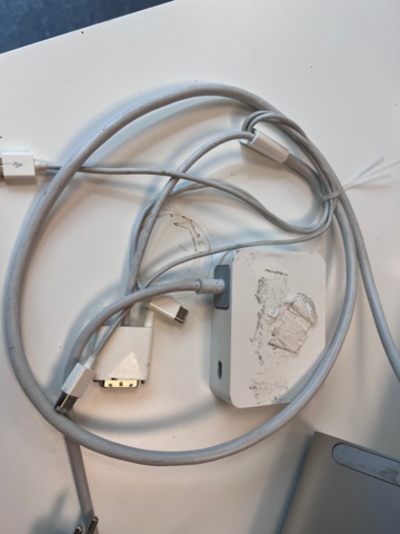 921157-7 Apple Cinema Display (A1082) 23"