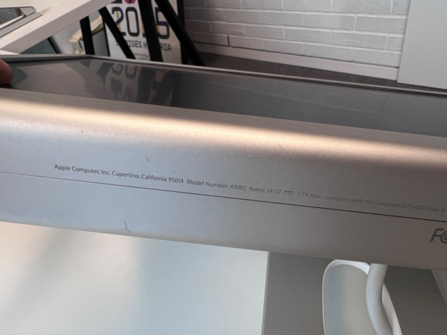 921157-9 Apple Cinema Display (A1082) 23"