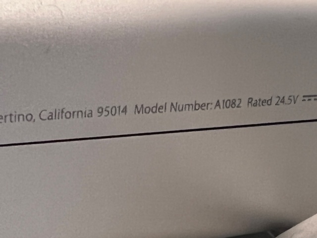 921157-11 Apple Cinema Display (A1082) 23"