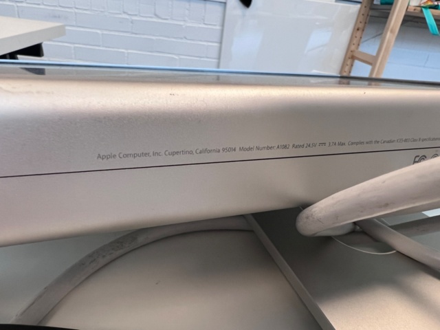 921157-10 Apple Cinema Display (A1082) 23"