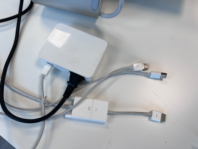 921157-15 Apple Cinema Display (A1082) 23"