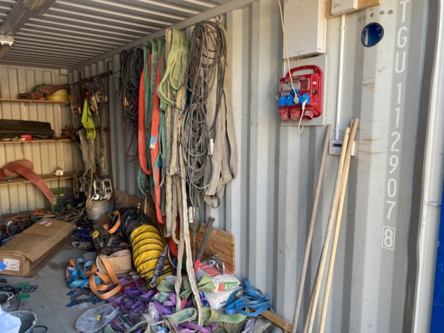 931764-4 Container 20 feet incl. content